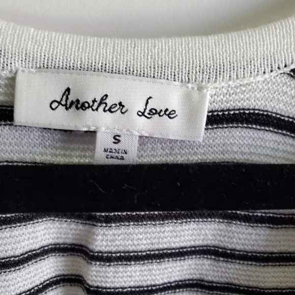 Another Love‎ Dara Padded Shoulder Top. - Picture 9 of 10